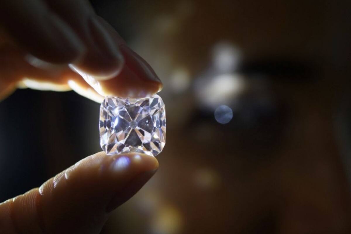 switzerland-diamond-auction-16490-c5ef94f57e6b491690508b4febd1d49c_6adbbb07.jpg