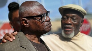 Muža prepustili po 45 rokoch z väzenia, vyšiel do neznámeho sveta