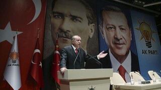 Turecko opustilo cvičenia NATO, je za tým incident s Atatürkom