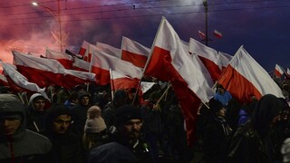 Poľská premiérka sa zastala pravičiarov propagujúcich bielu Európu