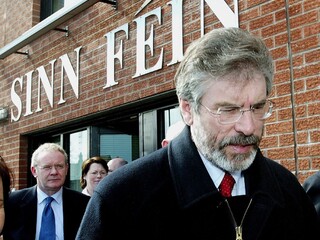 Adams po vyše tridsiatich rokoch skončí vo vedení strany Sinn Féin