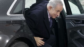 Netanjahu čelí obvineniam z korupcie, jeho strana na to šikovne reaguje