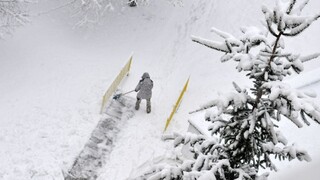 V Tatrách pribudlo množstvo snehu, pre sever vydali výstrahy