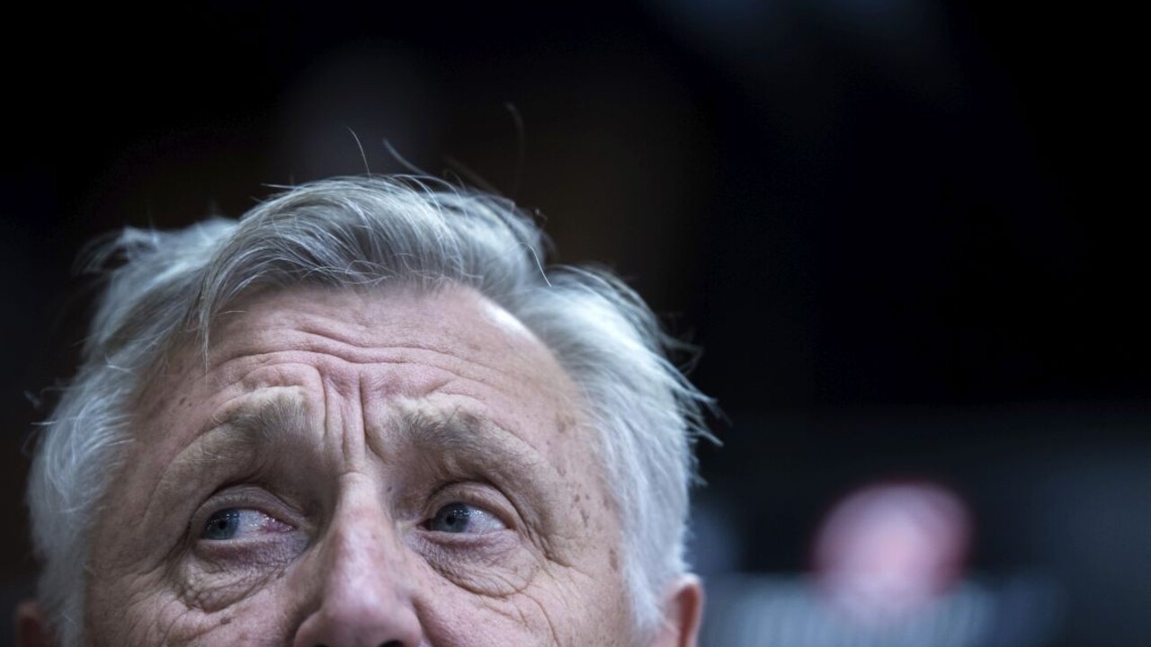 Oscarový český režisér je po operácii vo vážnom stave