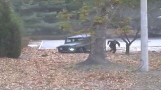 Zverejnili video z dramatického úteku severokórejského vojaka