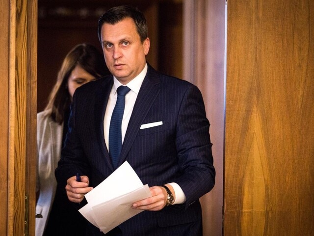 Šéf SNS podrobnejšie predstavil koncept 13. a 14. platu
