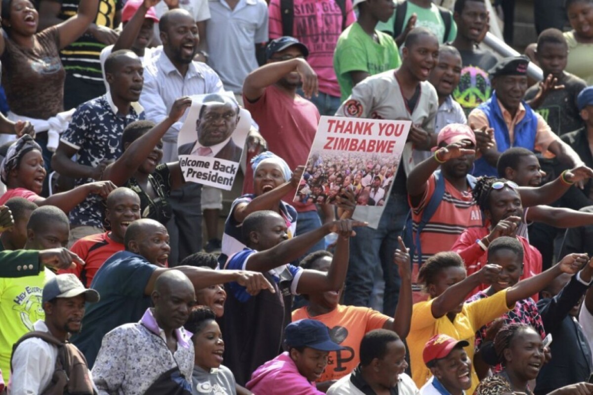 zimbabwe-new-president-48700-55d247669dd14175928d7c3e3b4ca3b3_2e59cf91.jpg