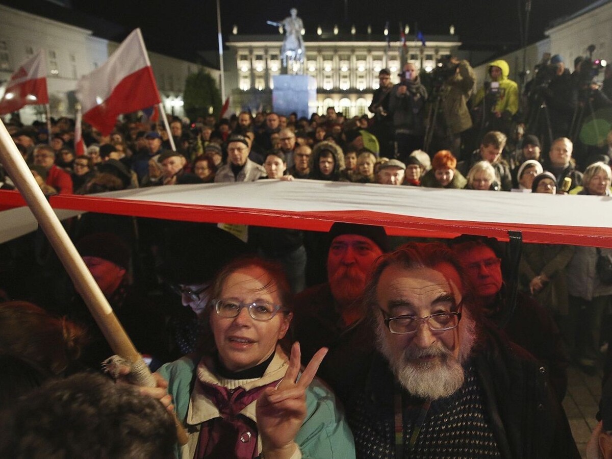 V Poľsku sa konali demonštrácie proti kontroverznej justičnej reforme
