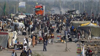 Pakistanské protesty si vyžiadali obete, demonštrácie však neutíchli