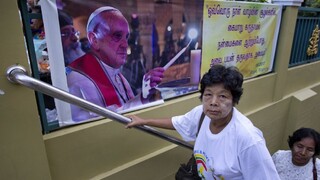 Pápežova misia v Ázii poriadne preverí jeho diplomatické schopnosti