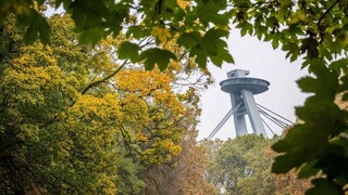 Vláda chce výjazdovo rokovať v Bratislave, mala by schváliť dotáciu