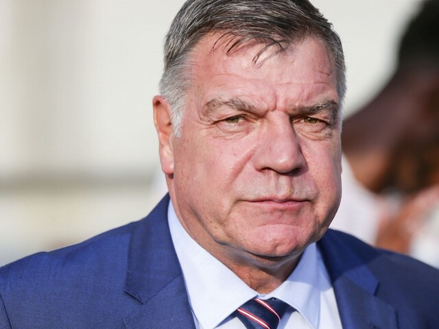 Allardyce sa vracia na trénerské kreslo do Premier League