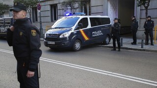 Katalánski ministri sa postavili pred súd, žiadajú o prepustenie