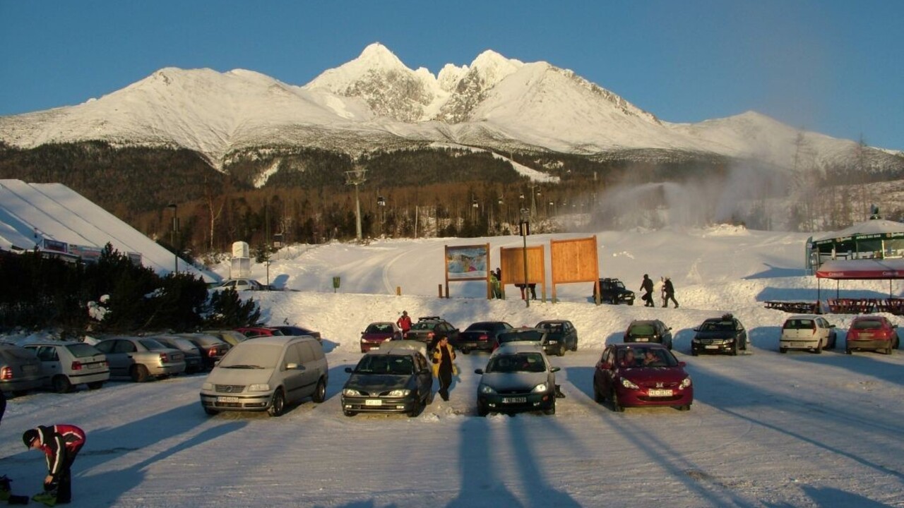 V Nízkych aj Vysokých Tatrách sa začala lyžiarska sezóna
