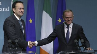 Únia stojí v otázke hraníc za požiadavkami Írska, potvrdil Tusk