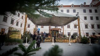 Na Bratislavskom hrade sa začali adventné trhy, návštevníci sa majú na čo tešiť