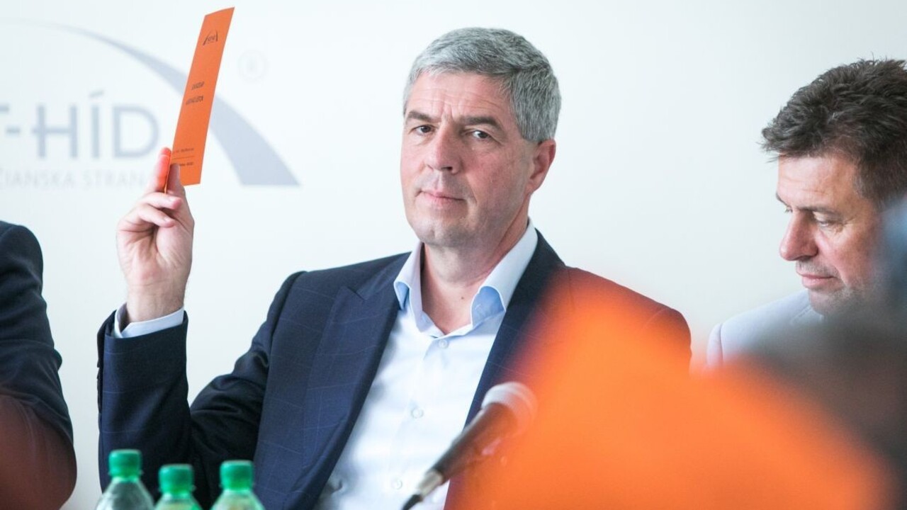 Dvojité občianstvo je na Slovensku nemožné, Most zmenil priority