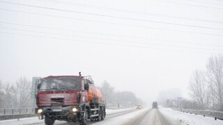 Sneh by mal pokryť celé územie Slovenska, hlásia meteorológovia
