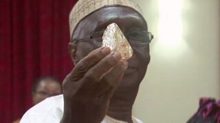 Kňaz našiel obrovský diamant, peniaze z dražby pomôžu ľuďom