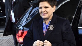 Poľská vláda sa otriasa, premiérka v noci poslala odkaz