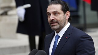 Po nečakanom odchode premiér Libanonu zvážil svoju demisiu