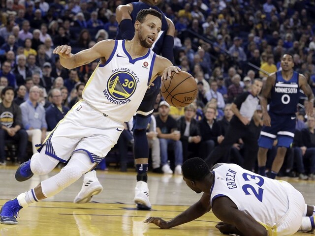 NBA: Hviezda Golden State sa zranila, Cleveland opäť zvíťazil