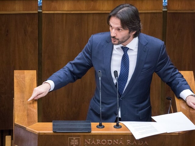 Kaliňáka neodvolali. Zostáva vo funkcii ministra vnútra