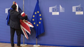 Británia a Európska komisia dosiahli dohodu o podmienkach Brexitu