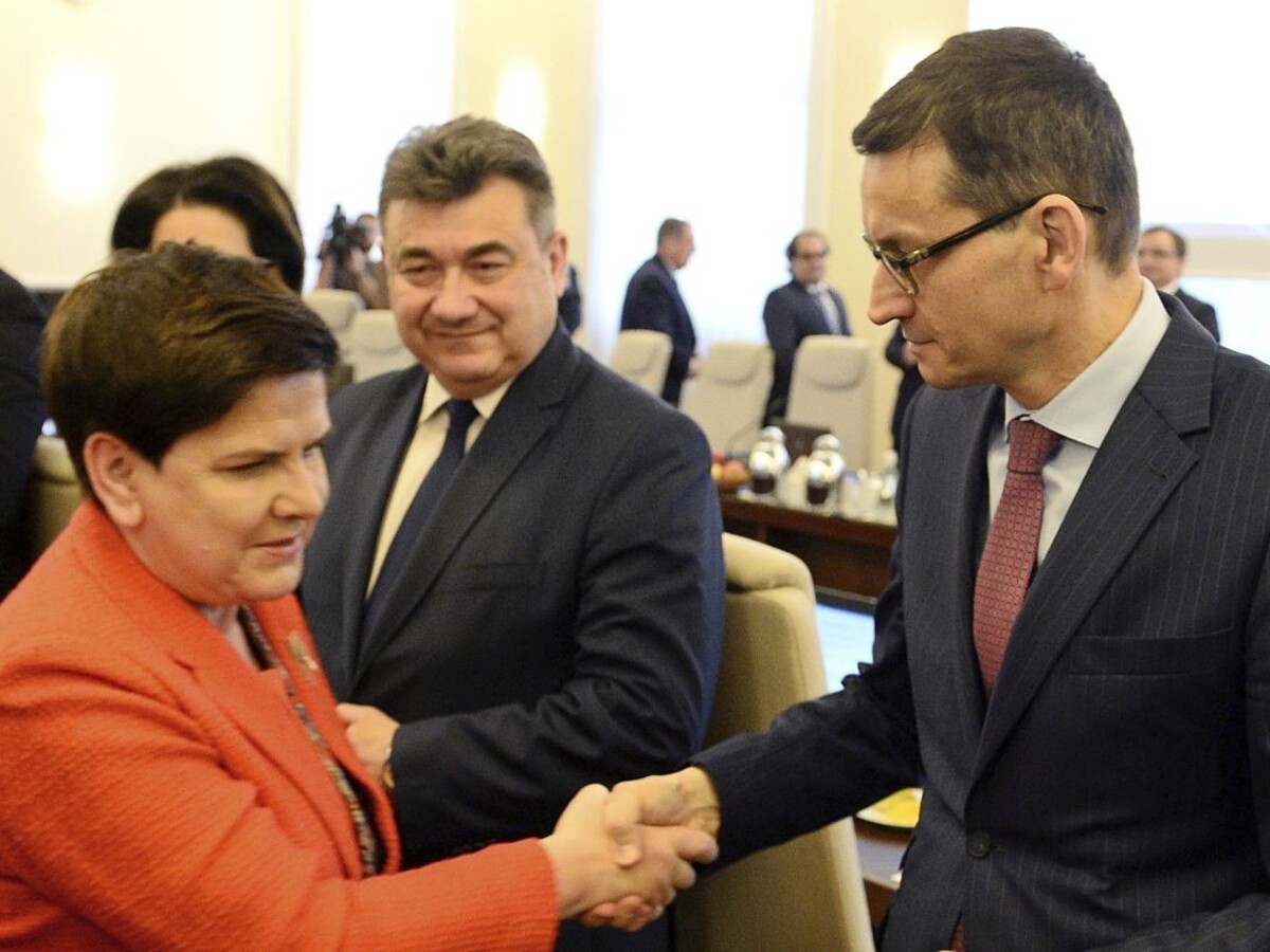 Szydlová podala demisiu, Poliaci majú nového premiéra