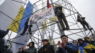 Tisíce Saakašviliho prívržencov žiadali odvolanie prezidenta Porošenka