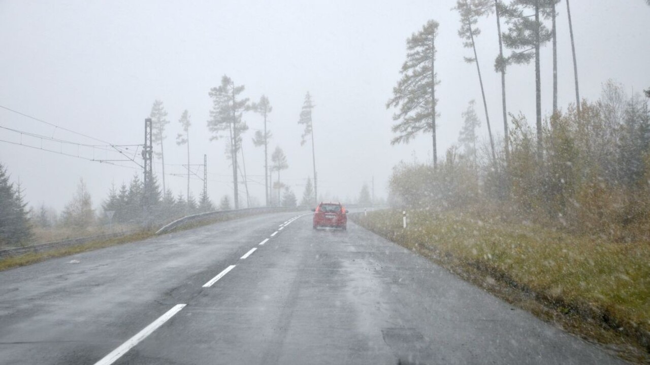 Tatrami sa prehnal orkán, SHMÚ varuje pred silným vetrom