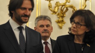 Rokovanie vlády: o platoch štátnych zamestnancov aj o Bratislave