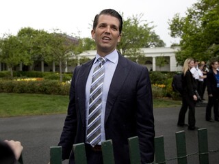 Trumpov syn hodiny vypovedal o ruských zásahoch do volieb