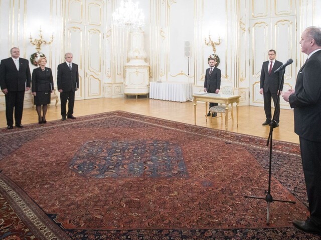 Ústavný súd je opäť kompletný, Kiska ustúpil a vymenoval sudcov