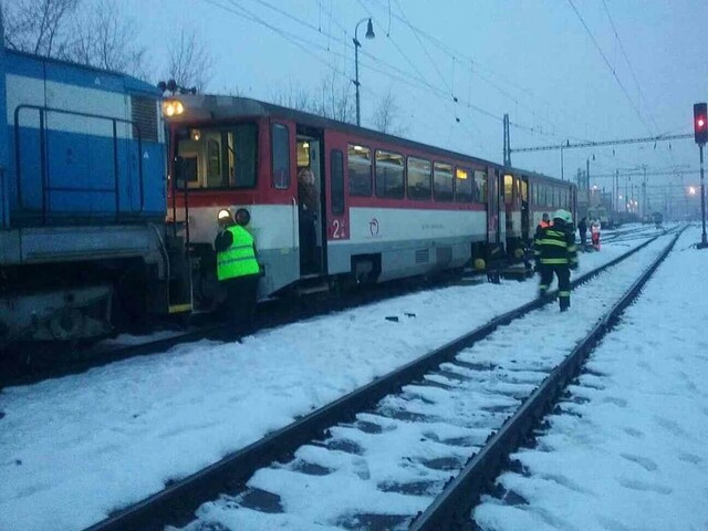 Vo Zvolene sa zrazili vlaky, niekoľko ľudí utrpelo zranenia