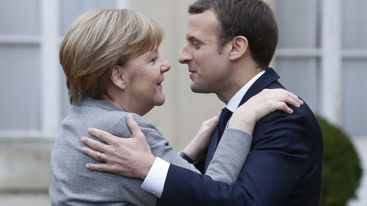 Merkelová a Macron chcú už na jar zhodu názorov o reforme eurozóny