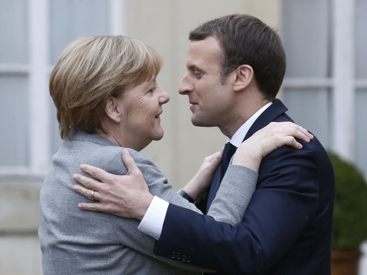 Merkelová a Macron chcú už na jar zhodu názorov o reforme eurozóny