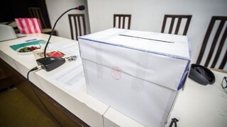 Obyvatelia niektorých slovenských obcí pôjdu opäť k volebným urnám