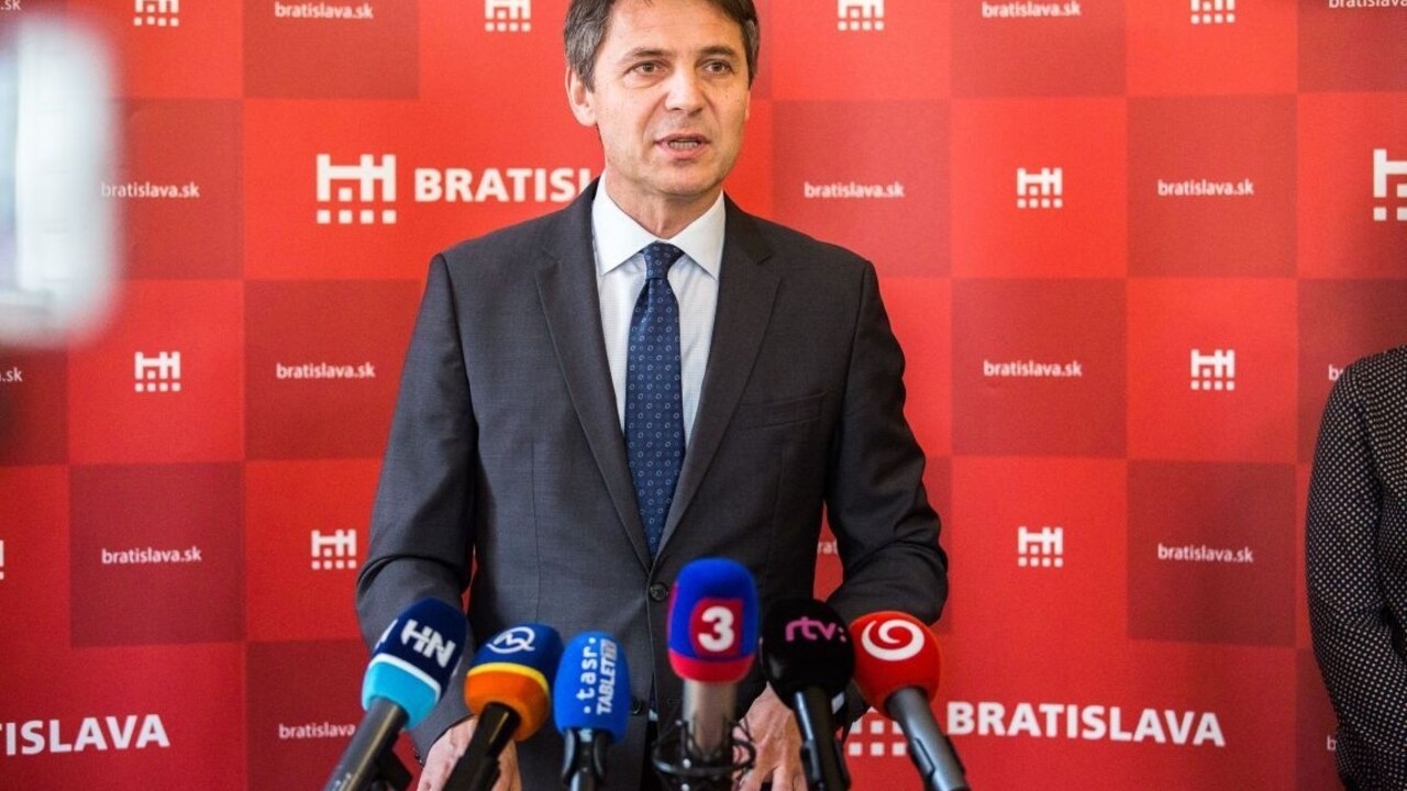 Bratislava dopláca na dlhé rozhodovacie procesy, tvrdí Nesrovnal