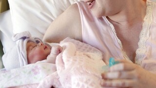 Narodilo sa dieťa z embrya, ktoré zmrazili pred 24 rokmi