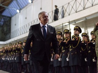 Prezident volal našim vojakom, stretol sa aj so študentmi