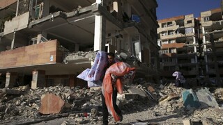 Irán zasiahlo silné zemetrasenie, zranenia utrpeli desiatky ľudí