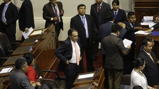 Poslanci sa prezidenta Peru zastali, aj napriek obvineniam z korupcie