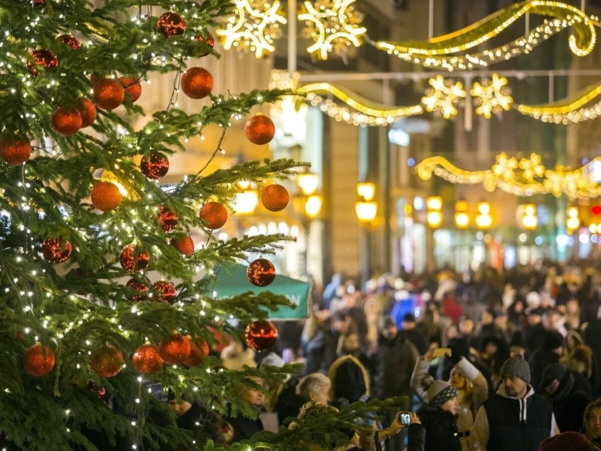 Rekordmani si ozdobili dom polmiliónom vianočných svetiel