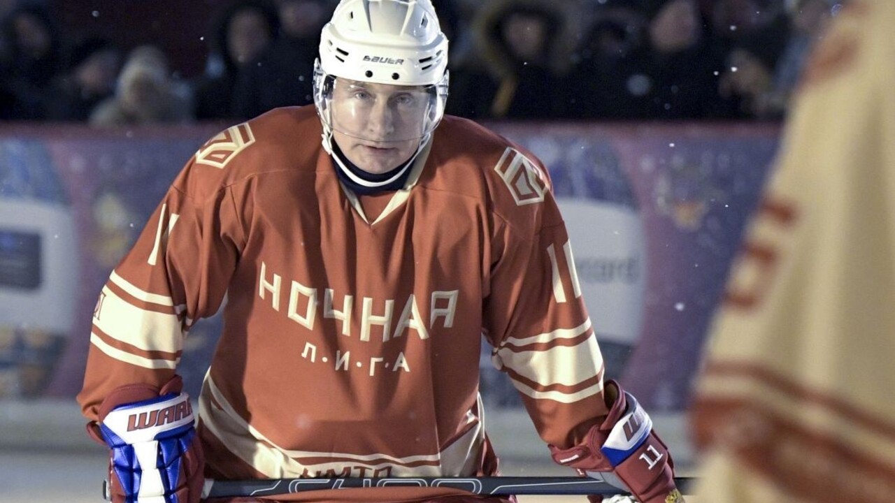 Fotogaléria: Putin sa predviedol na ľade, počet gólov ani nezrátali