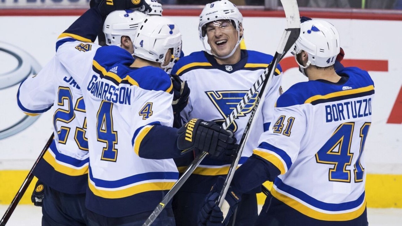 NHL: Chára bol prvou hviezdou, Halák vychytal víťazstvo