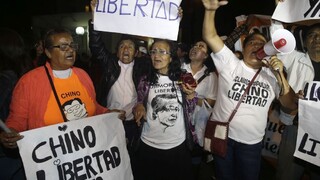 Omilostenie peruánskeho politika vyvolalo vlnu protestov