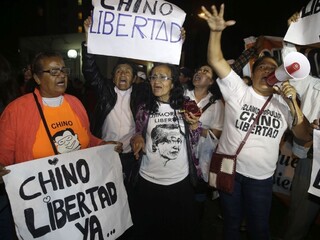 Omilostenie peruánskeho politika vyvolalo vlnu protestov