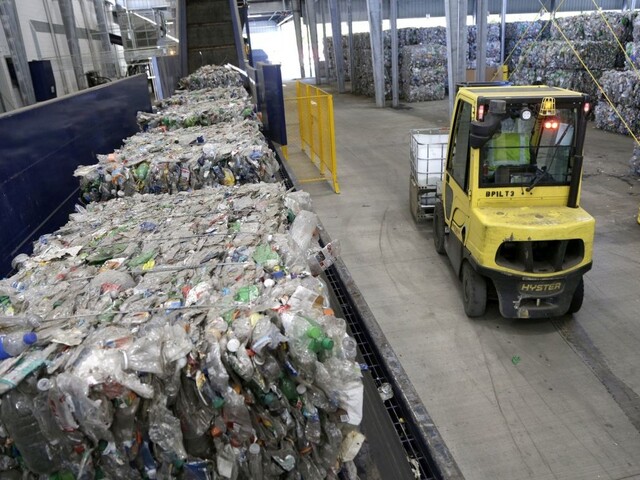 Recyklujeme málo, zmeniť to má zvýšenie poplatkov za skládky
