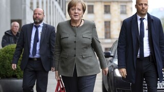 Rok 2017: Merkelová vyhrala kľúčové voľby s výraznou stratou
